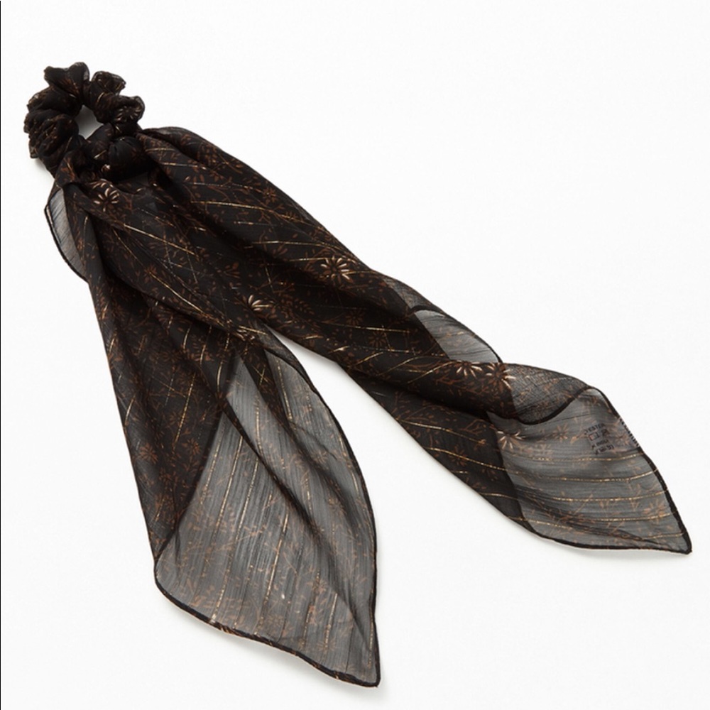 LA Hearts Fall Flowy Scrunchie